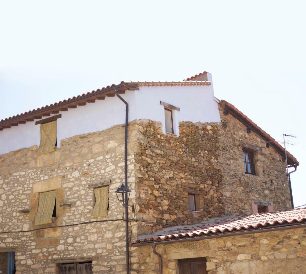 La Grulla Gris Guest House Perales del Puerto Exterior photo